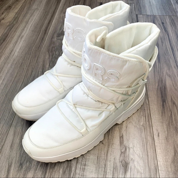 Michael Kors Women’s  White Cassia Platform Sneaker Boot - Picture 8 of 16